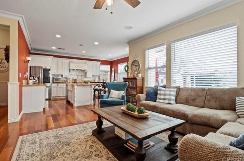 28423 Connick Pl, Santa Clarita CA  91350-1991 exterior