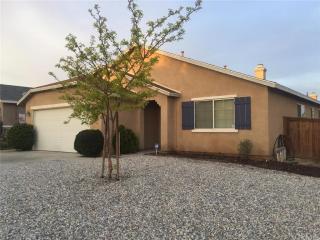 13711 Winewood Rd, Victorville, CA 92392-1279