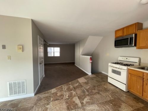 180 Clinton St, East Orange NJ  07018-3040 exterior