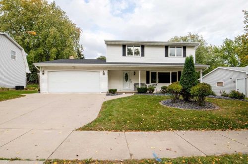 827 Edgewood Dr, Green Bay, WI 54311-5203