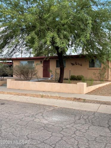 8056 Victoria Dr, Tucson, AZ 85730-3513