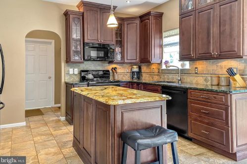 233 Beech Ln, Swedesboro NJ  08085-4033 exterior