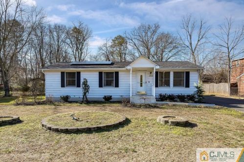 202 Green St, Old Bridge, NJ 08857-3747