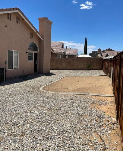 12846 Sweetwater Dr, Victorville, CA 92392-8033