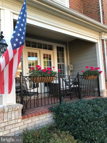 19221 Wiggum Sq, Leesburg, VA 20176-1288