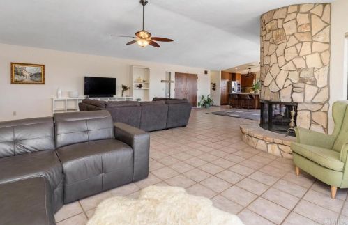 9416 Vista Aleta, Valley Center CA  92082-5533 exterior