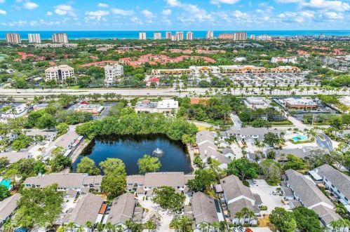 823 Meadowland Dr, Naples FL 34108-2542 exterior