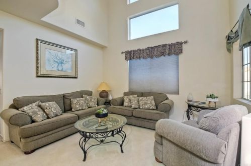 1240 Adobe Ter, Vista, CA 92081-6364