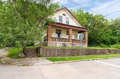654 3rd St, Cincinnati, OH 45202-3412