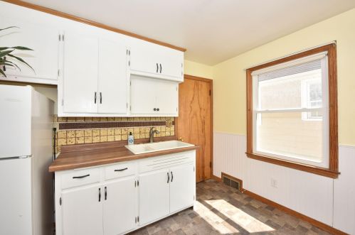 3618 94, Milwaukee WI 53228-1403 exterior