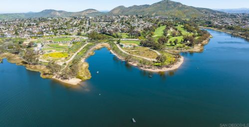 6623 Ballinger Ave, San Diego CA  92119-1822 exterior