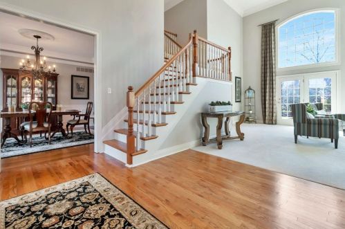 8561 Chaucer Pl, Cincinnati, OH 45249-3426