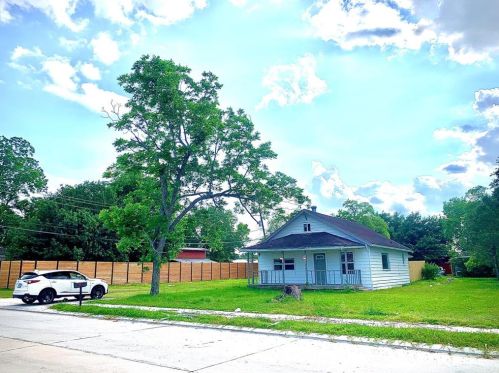 104 7th St, Morgans Point TX  77571-4922 exterior