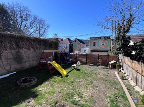 1375 5th Ave, New Kensington PA  15068-4409 exterior