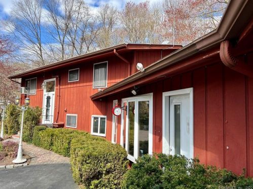 5 Latimer Ct, Waterford, CT 06385-4133