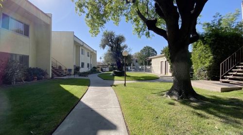 11813 Runnymede St, North Hollywood CA  91605-3218 exterior
