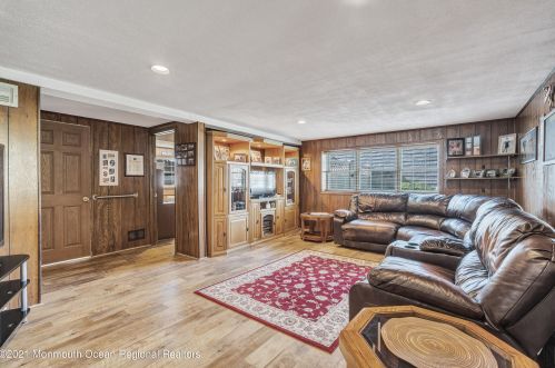 52 Margaret St, Old Bridge NJ  08857-2559 exterior