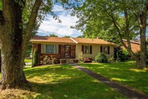 462 Monticello Blvd, Lexington, KY 40503-3556