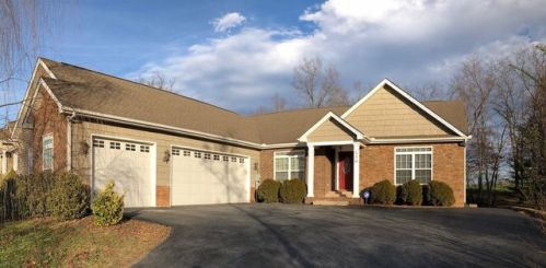 520 Deer Creek Dr, Crossville, TN 38571-3216