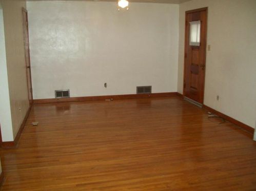 3205 Garbett St, Mckeesport, PA 15132-5450