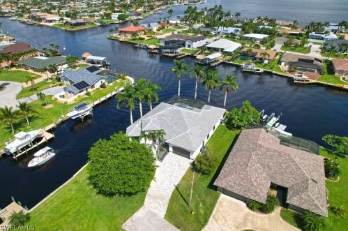 2043 29th St, Cape Coral, FL 33904-3012