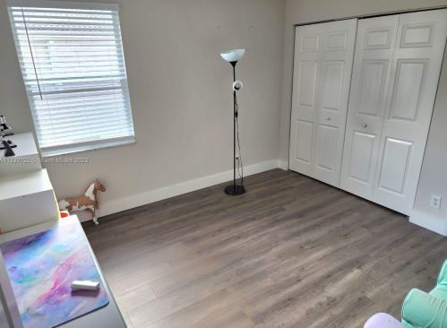 2210 145th Ave, Hollywood FL  33028-2866 exterior