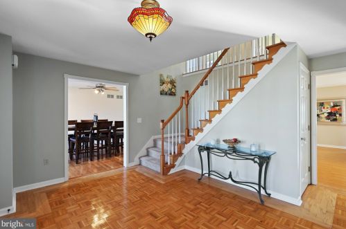 56 Sherwood Cir, West Enola PA  17025-1840 exterior