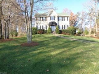 5812 Kingsway Ln, Kernersville, NC 27284-9799