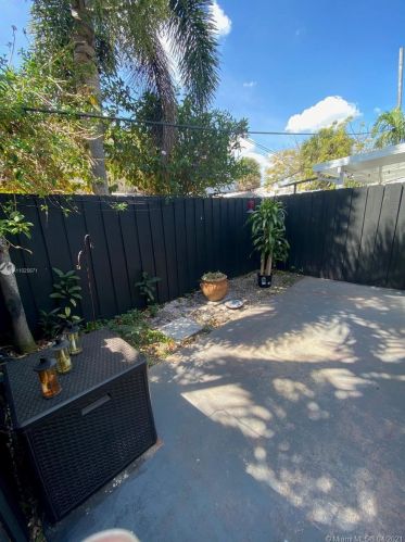 1870 73rd Pl, Hialeah, FL 33014-3730