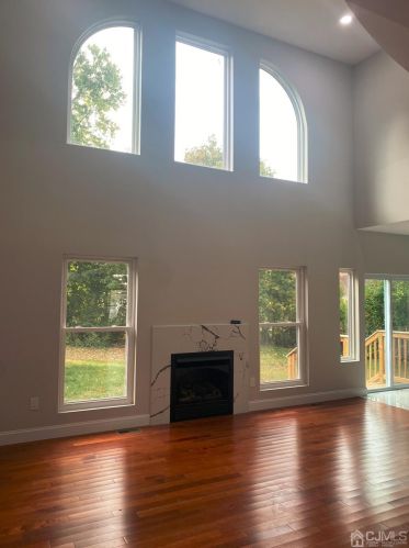 9 Terry Ln, East Brunswick, NJ 08816-3744