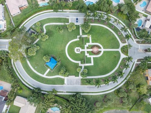 3761 144th Ave, Hollywood FL  33027-3785 exterior