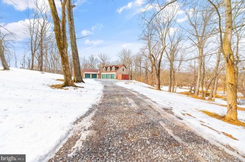 38446 Bolington Rd, Lovettsville, VA 20180-2942