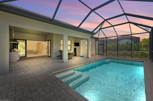 2754 Aviamar Cir, Naples FL 34114-0097 exterior