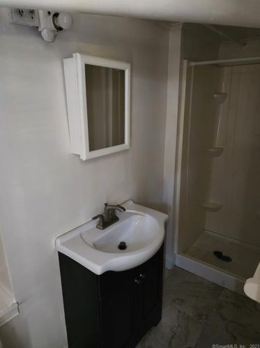 140 Bradley Ave, Waterbury CT  06708-4540 exterior