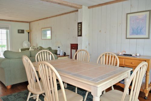 16 Brant Rock Rd, Mashpee MA 02649-4761 exterior