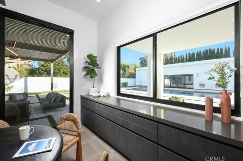 18852 Canyon Crest Dr, Orange CA 92861-2806 exterior