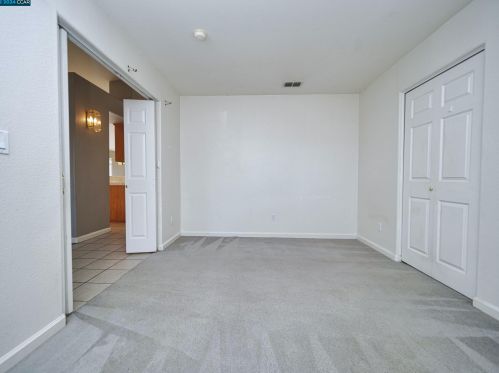 1062 Schadeck St, Manteca CA  95336-5956 exterior