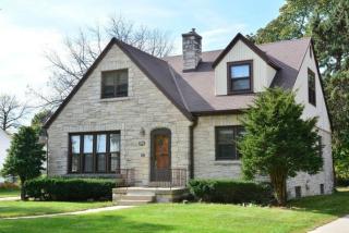 521 Pleasant View St, Milwaukee, WI 53226-4662