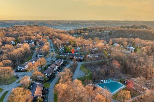 107 Forest Edge Dr, Sewickley PA  15143-8928 exterior