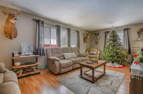 257 Mckinley Ave, Brackett WI  54742-9637 exterior