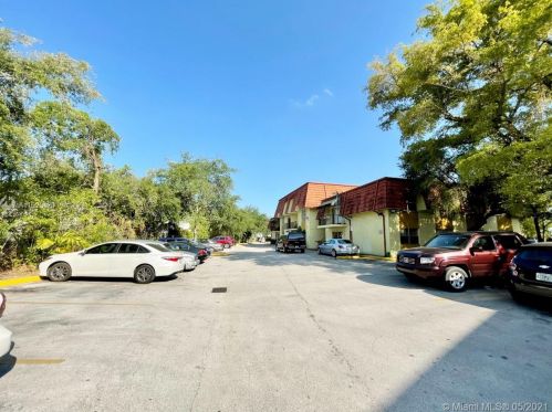 8007 6th Ave, Hialeah FL  33014-4104 exterior