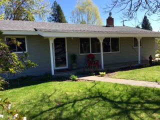6912 Whitehouse St, Spokane WA  99208-4048 exterior