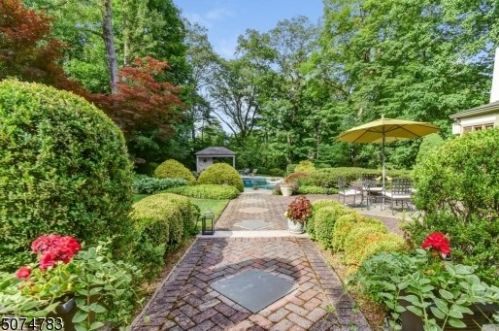 20 Gordon Pl, Verona NJ  07044-2608 exterior