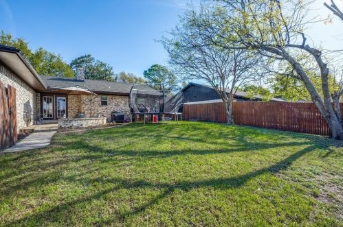 5710 Everglade Rd, Dallas TX  75227-2823 exterior