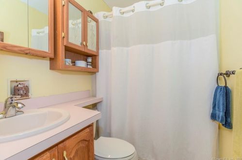 606 Route 81, Deep River CT  06419-1126 exterior