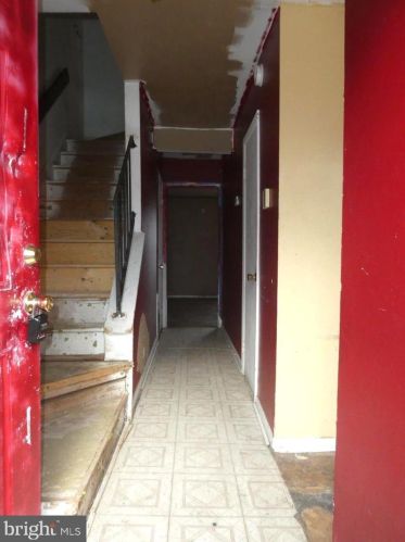 1120 Barnaby Ter, Washington, DC 20032-4301