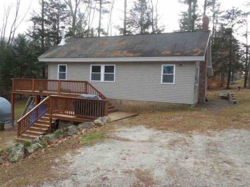 34 Pine St, Northwood, NH 03261-3917
