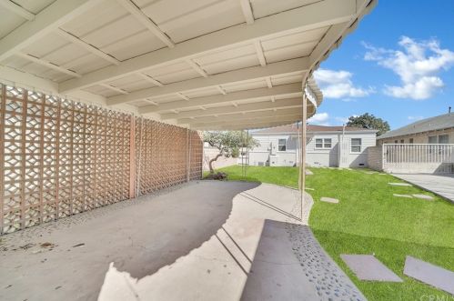 1477 Lemon Ave, Long Beach CA  90813-2158 exterior