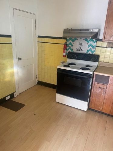 2419 Woodstock Ave, Pittsburgh, PA 15218-2628
