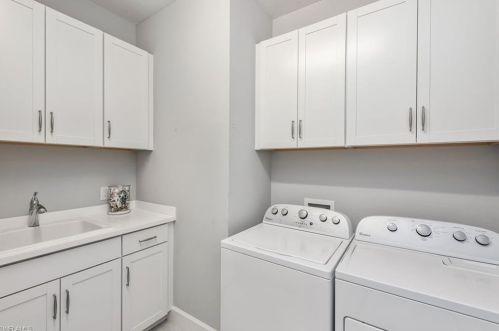 2770 Aviamar Cir, Naples FL 34114-9759 exterior